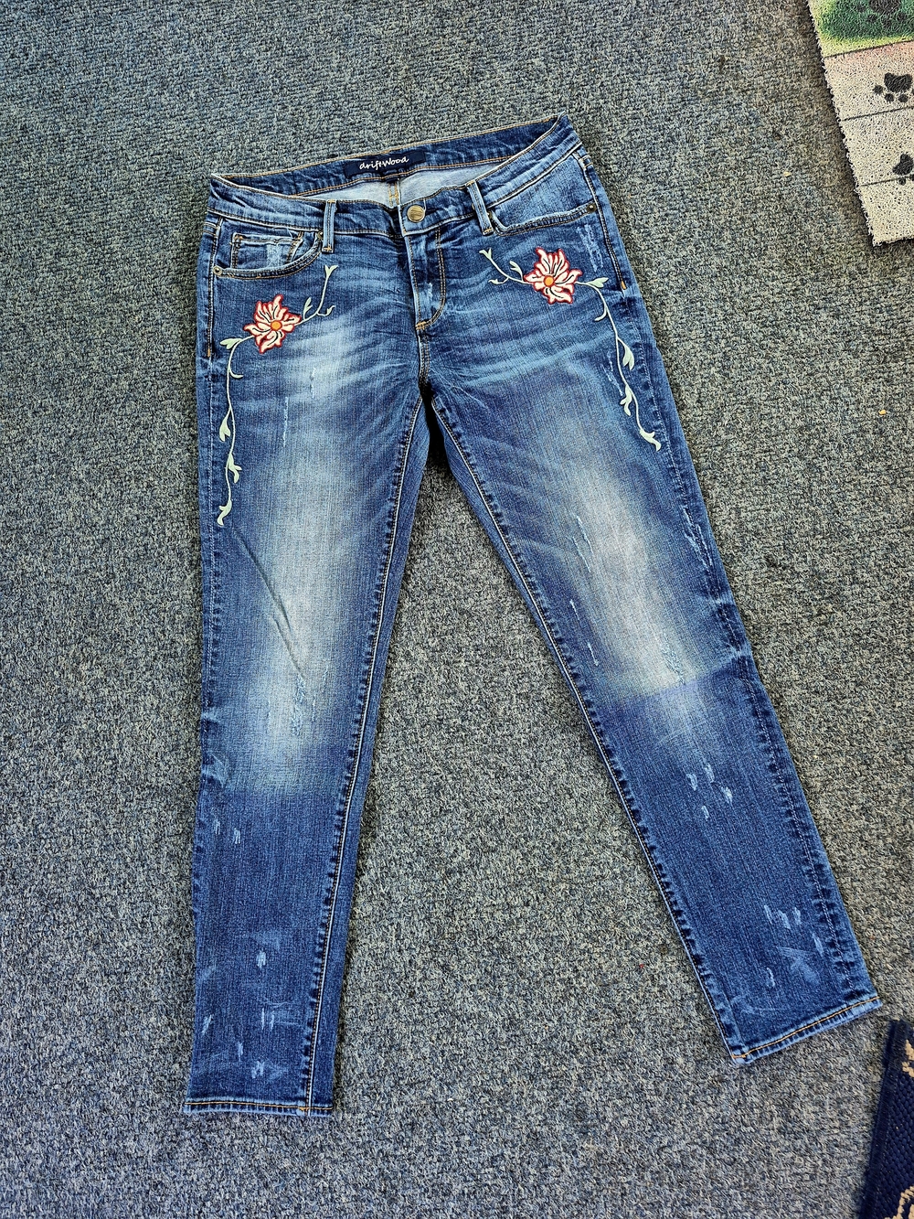DRIFTWOOD Low-rise Distressed Skinny Jeans with Floral Embroidery-30